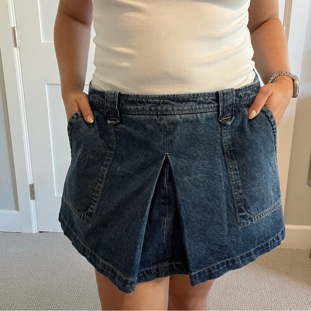 GRLFRND Blue Denim Pleated Low Rise Mini Skirt with Side Zipper Size 31 - Picture 2 of 10